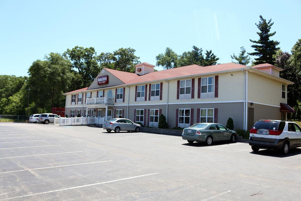 שררוויל Hometown Inn & Suites מראה חיצוני תמונה